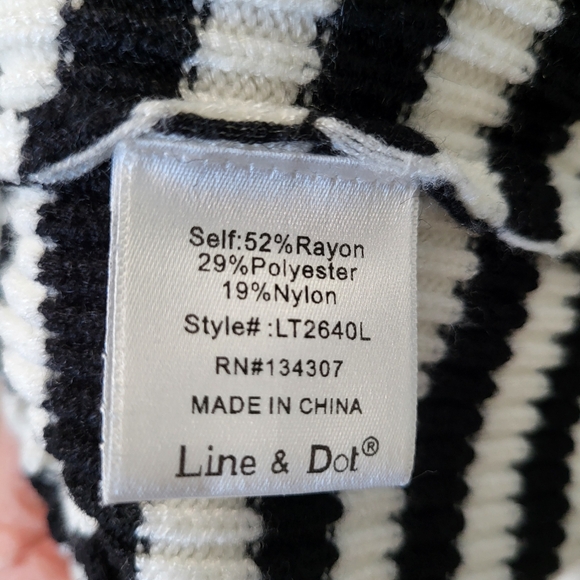 Anthropologie Line & Dot Sydney Sweater Size Medium Balloon Sleeves Croplike - Picture 9 of 9